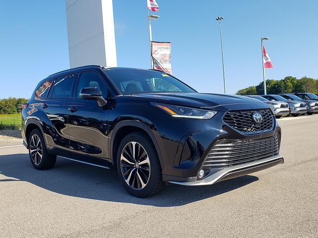 used 2022 Toyota Highlander car, priced at $33,597