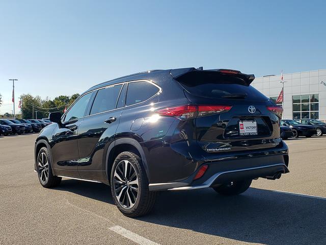 used 2022 Toyota Highlander car, priced at $33,597