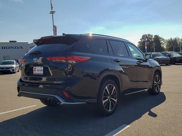used 2022 Toyota Highlander car, priced at $33,597