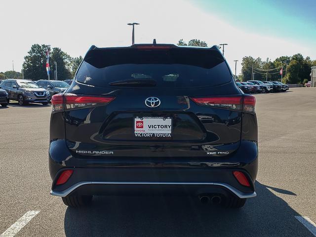 used 2022 Toyota Highlander car, priced at $33,597