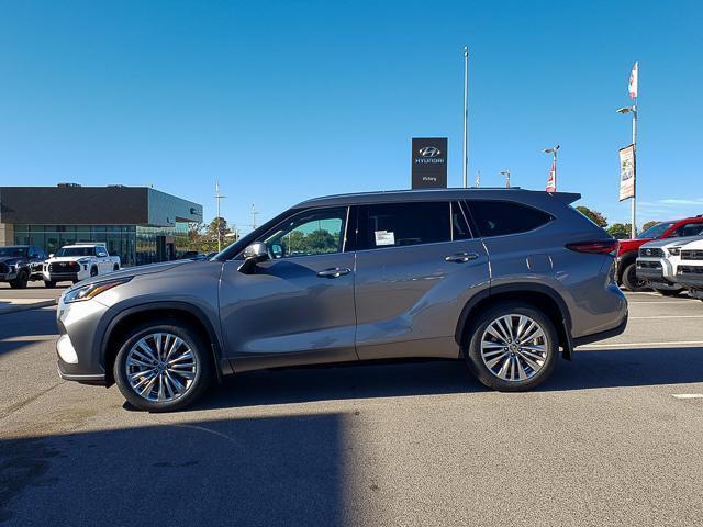 new 2025 Toyota Highlander car, priced at $55,454