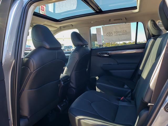 new 2025 Toyota Highlander car, priced at $55,454