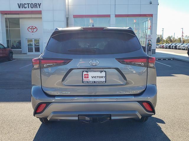 new 2025 Toyota Highlander car, priced at $55,454