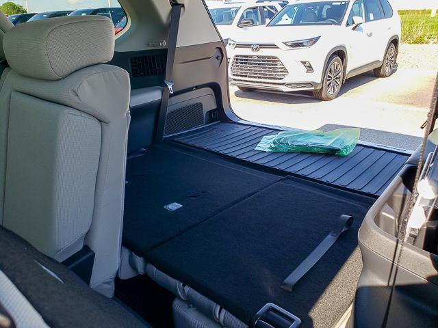 new 2025 Toyota Highlander car, priced at $45,008