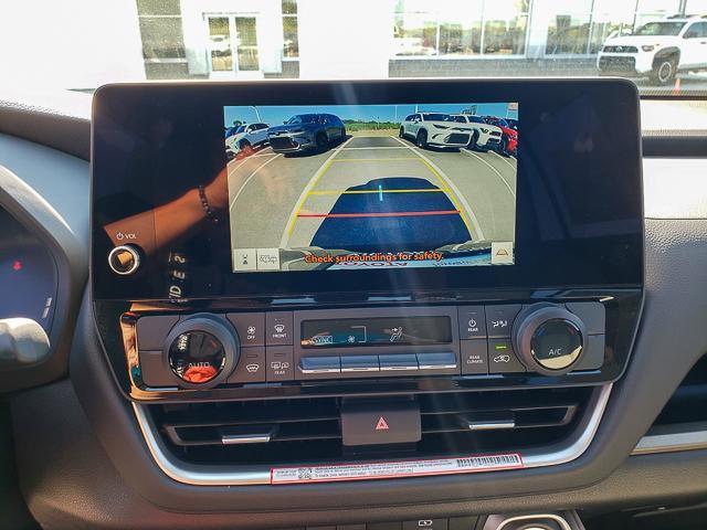new 2025 Toyota Highlander car, priced at $45,008