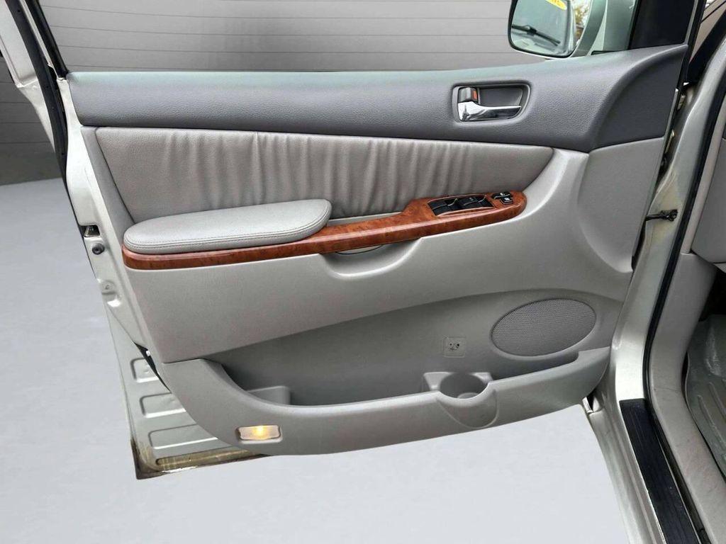 used 2004 Toyota Sienna car, priced at $6,477