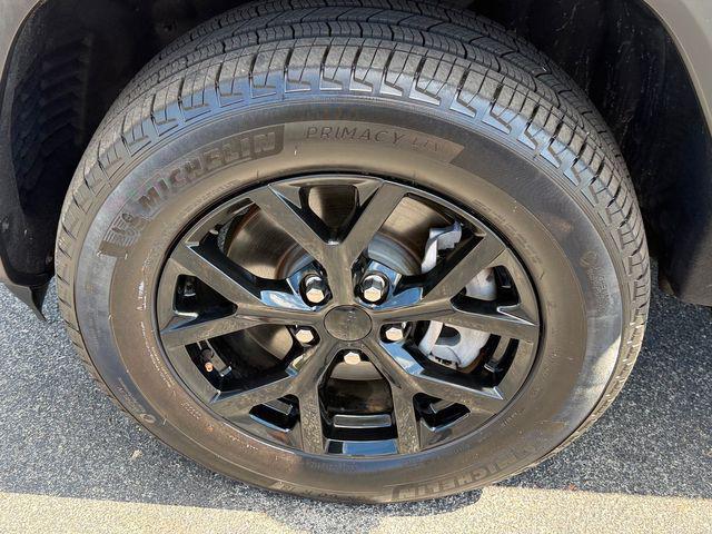 used 2024 Jeep Grand Cherokee L car, priced at $34,890