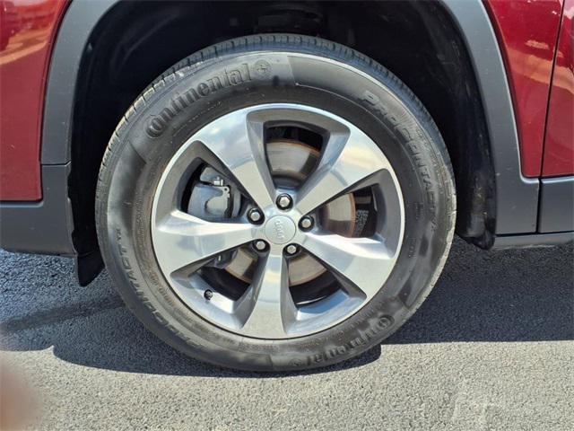 used 2020 Jeep Cherokee car, priced at $21,591