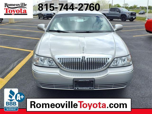 used 2007 Lincoln Town Car car, priced at $10,991