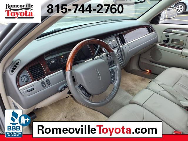 used 2007 Lincoln Town Car car, priced at $10,991