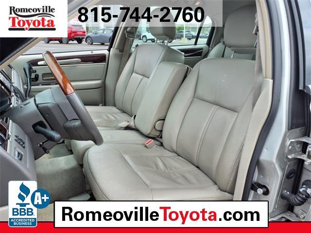 used 2007 Lincoln Town Car car, priced at $10,991