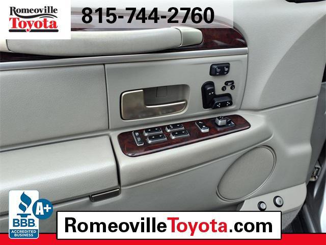 used 2007 Lincoln Town Car car, priced at $10,991