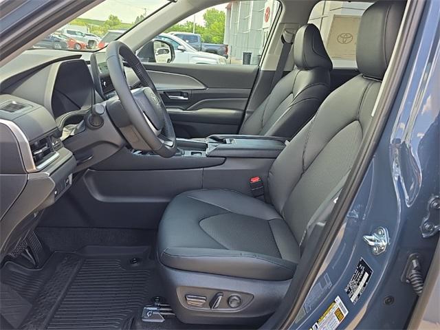 new 2025 Toyota Grand Highlander car, priced at $46,538