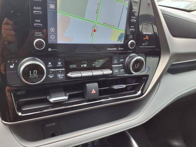 used 2022 Toyota Highlander car, priced at $31,994