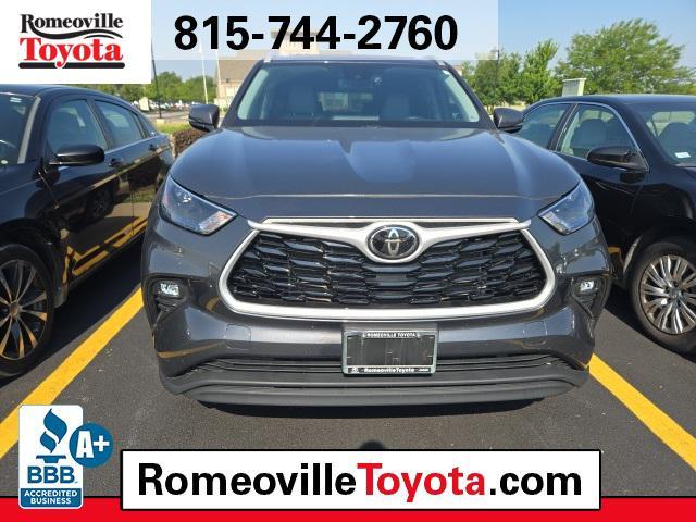 used 2022 Toyota Highlander car, priced at $38,991