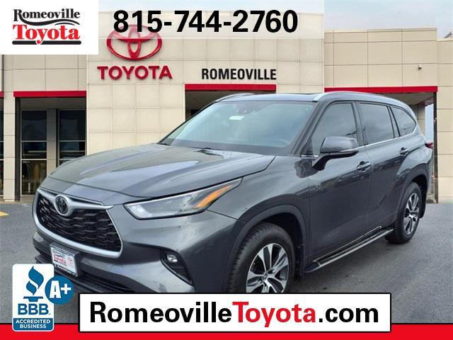 used 2022 Toyota Highlander car, priced at $37,991