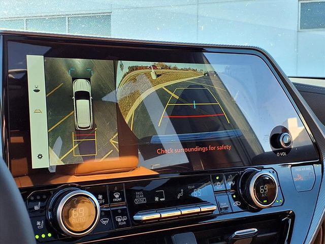 used 2025 Toyota Highlander car, priced at $54,991