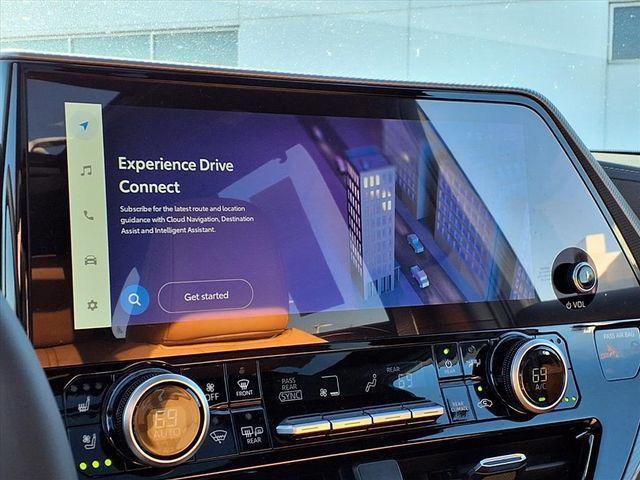 used 2025 Toyota Highlander car, priced at $54,991