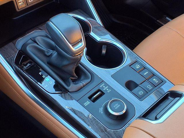 used 2025 Toyota Highlander car, priced at $54,991