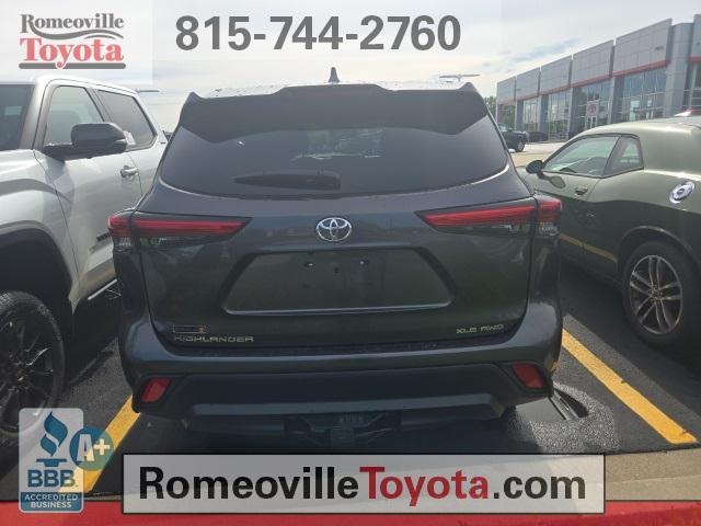 used 2022 Toyota Highlander car, priced at $39,491