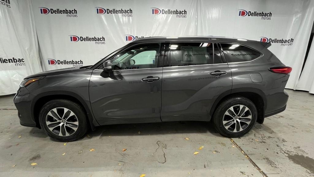 used 2021 Toyota Highlander car, priced at $36,970