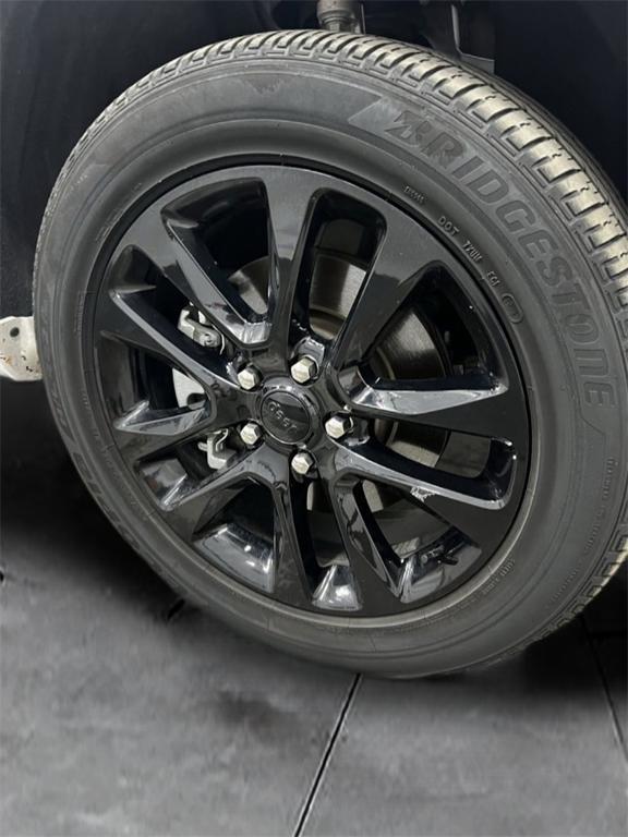 used 2022 Jeep Grand Cherokee WK car, priced at $28,815