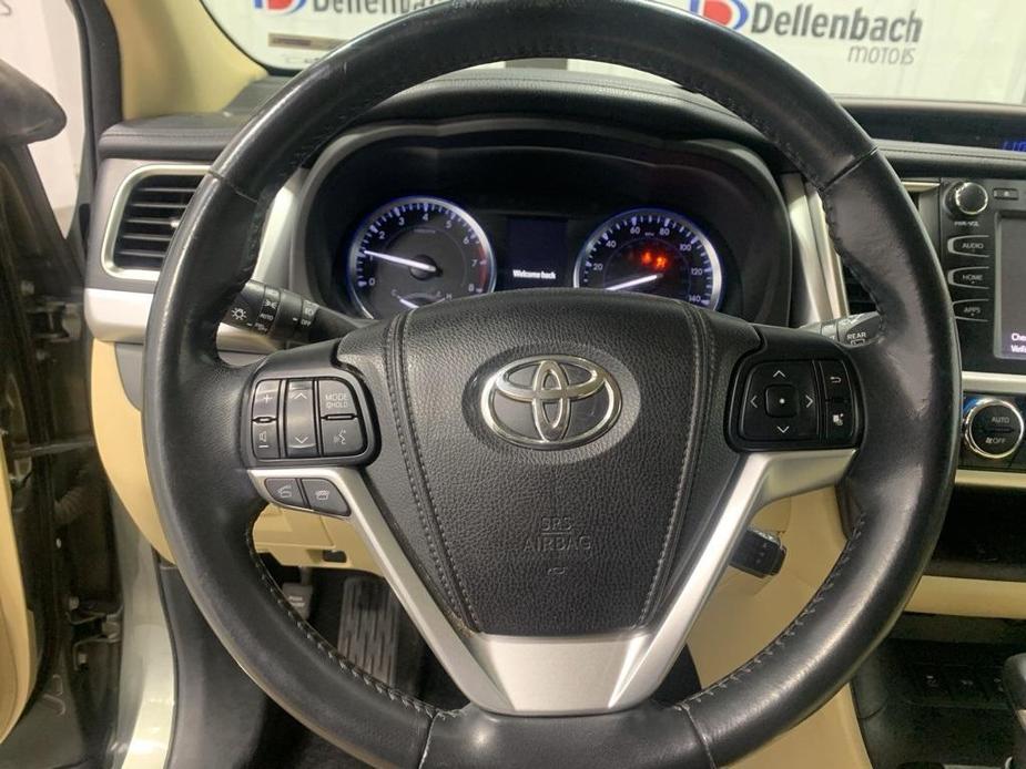 used 2015 Toyota Highlander car, priced at $18,841