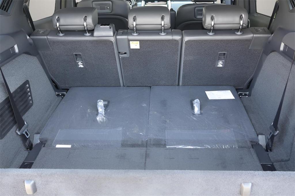 new 2025 Land Rover Discovery car, priced at $79,828