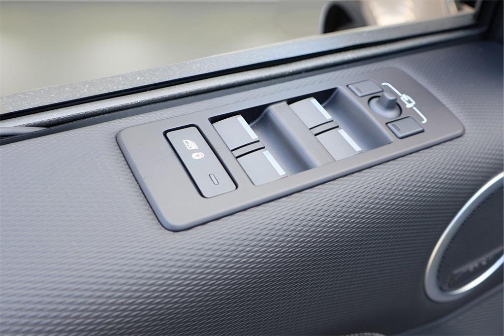 new 2025 Land Rover Discovery car, priced at $79,828