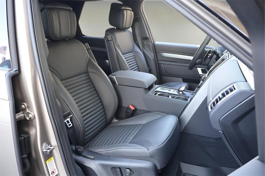 new 2025 Land Rover Discovery car, priced at $79,828