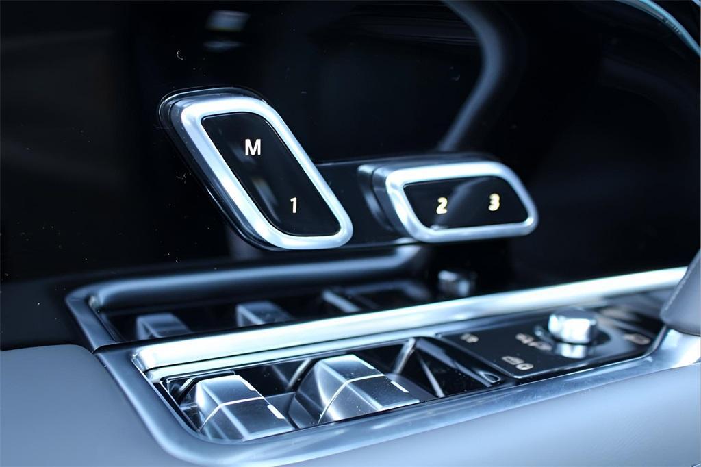 new 2025 Land Rover Range Rover car, priced at $138,510