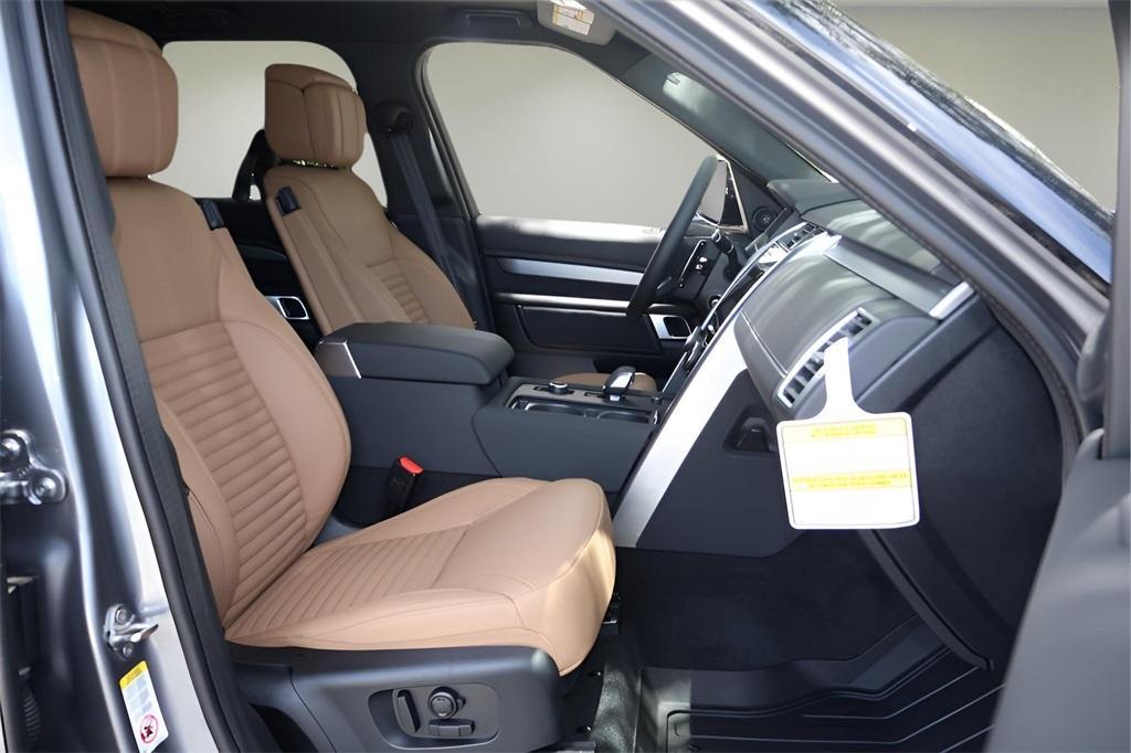 new 2025 Land Rover Discovery car, priced at $78,168