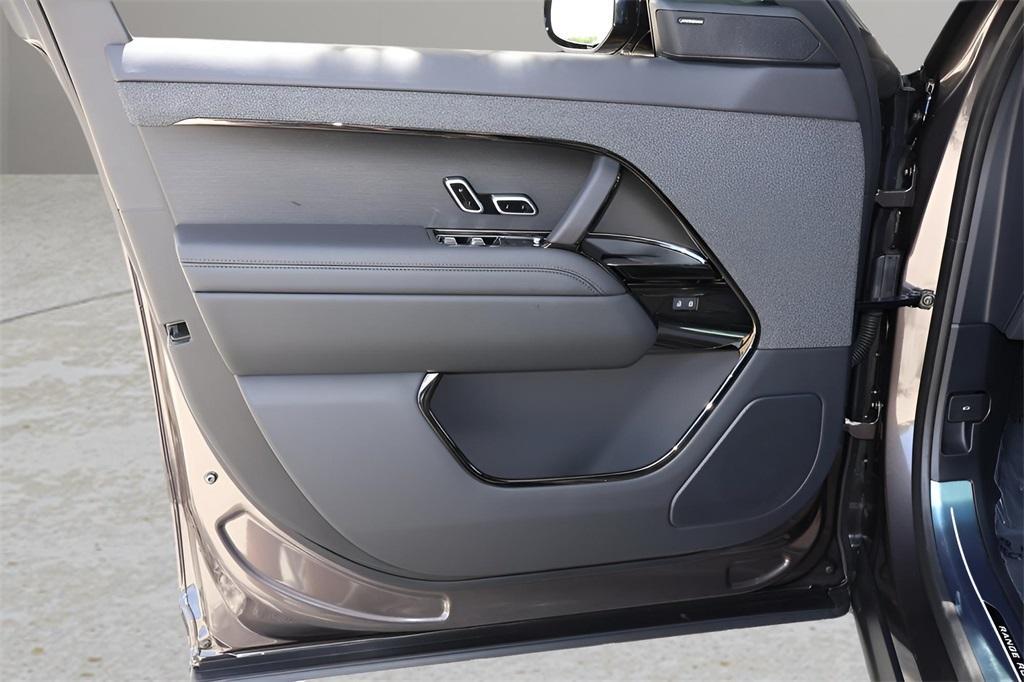 new 2025 Land Rover Range Rover Sport car, priced at $102,200