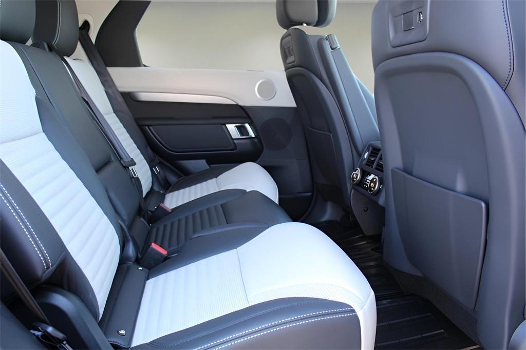 new 2025 Land Rover Discovery car, priced at $84,078