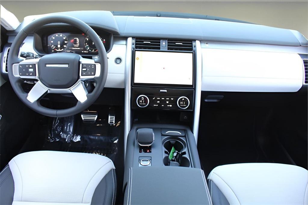 new 2025 Land Rover Discovery car, priced at $84,078