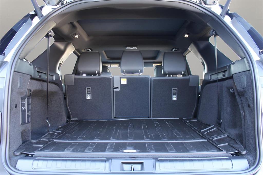 new 2025 Land Rover Discovery car, priced at $64,918