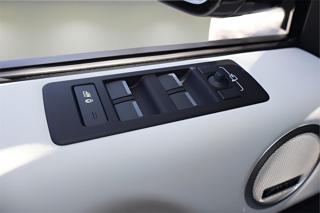 new 2025 Land Rover Discovery car, priced at $67,443