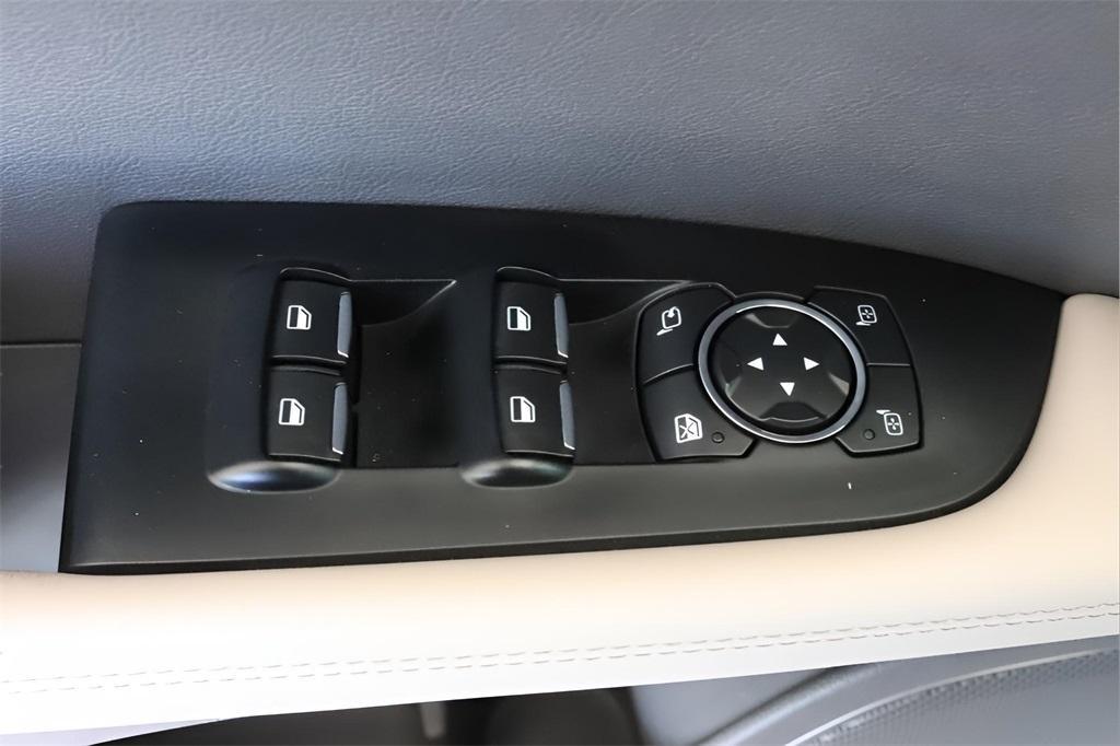 used 2022 Lincoln Nautilus car, priced at $35,962