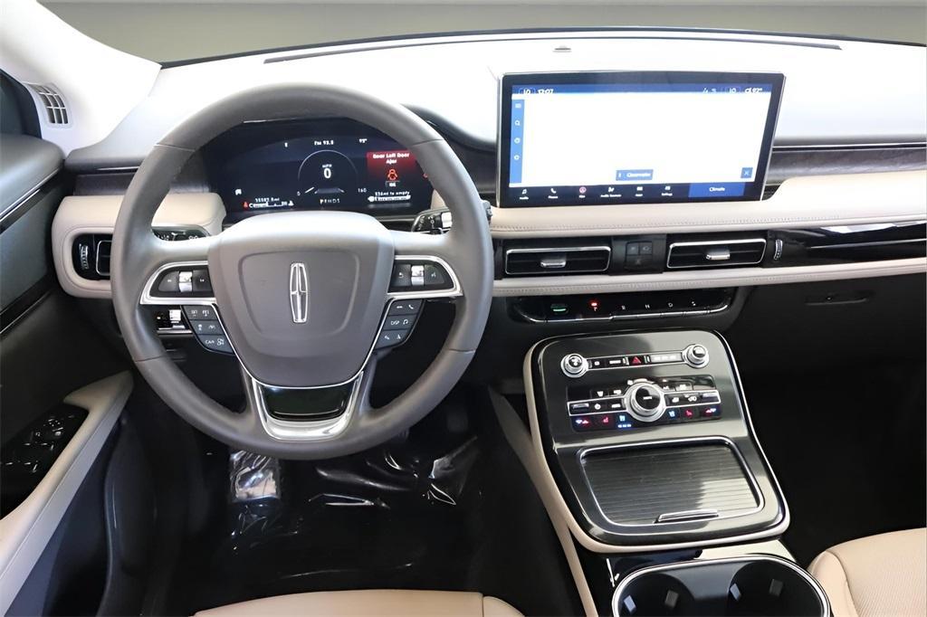 used 2022 Lincoln Nautilus car, priced at $35,962