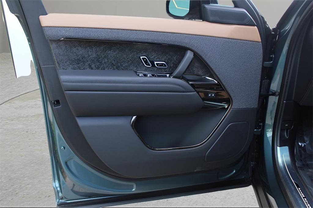 new 2025 Land Rover Range Rover Sport car, priced at $124,240