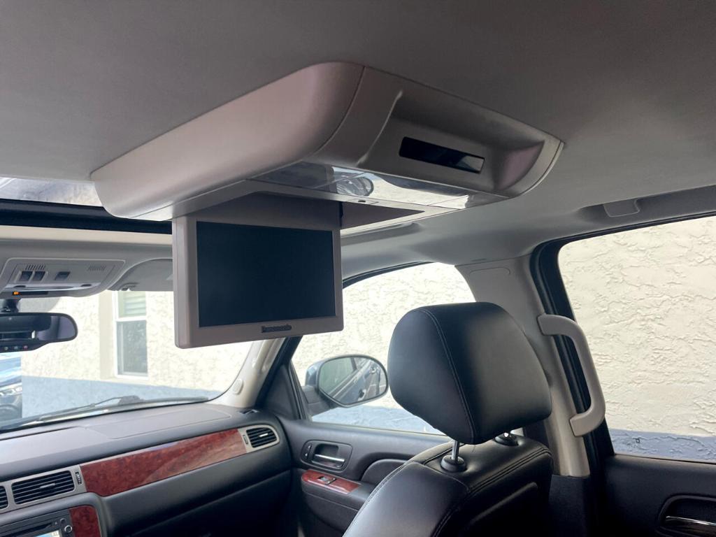 used 2013 Chevrolet Suburban car, priced at $11,990