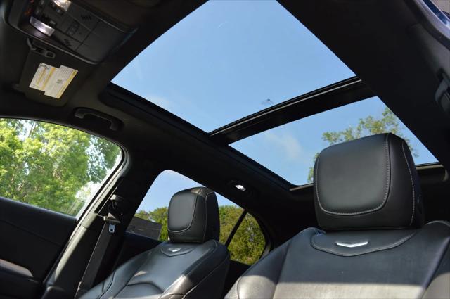 used 2020 Cadillac XT4 car, priced at $17,990