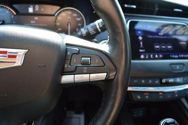 used 2020 Cadillac XT4 car, priced at $17,990