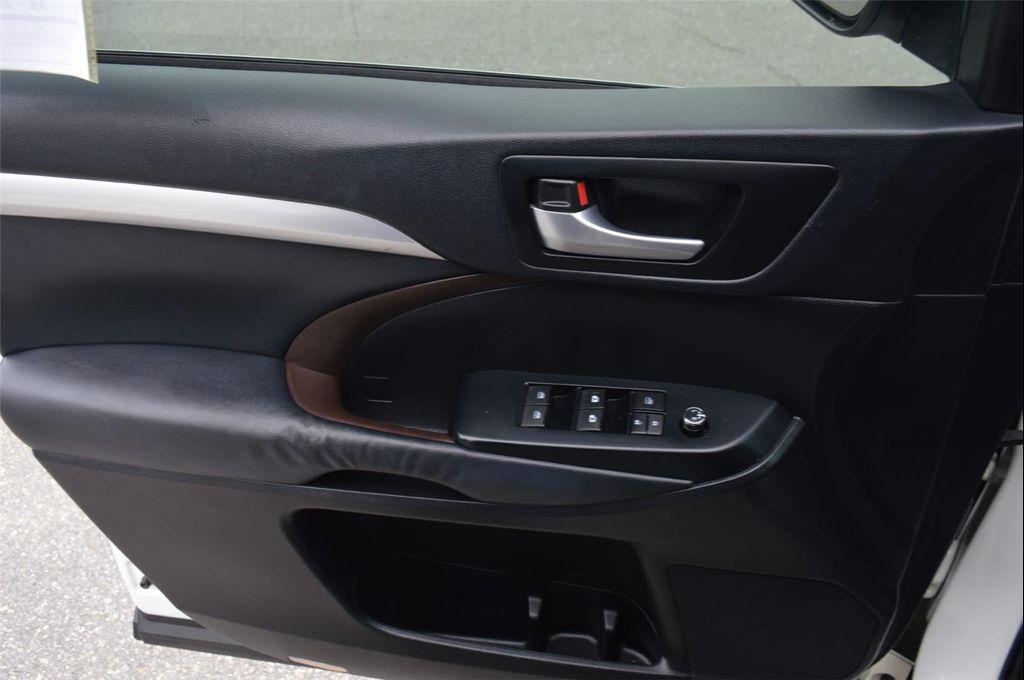 used 2015 Toyota Highlander car, priced at $17,990