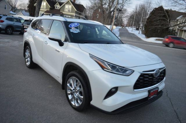 used 2020 Toyota Highlander Hybrid car, priced at $27,990