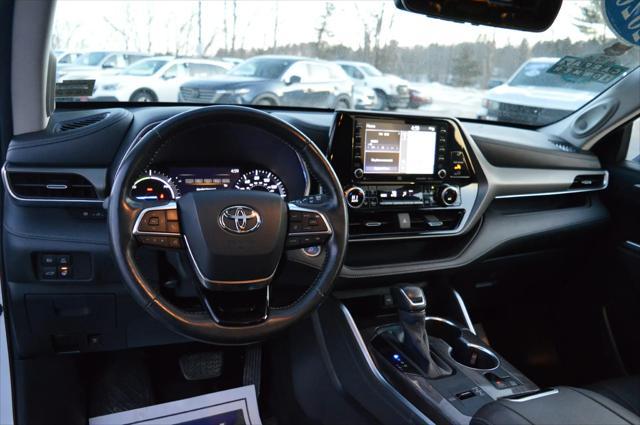 used 2020 Toyota Highlander Hybrid car, priced at $27,990