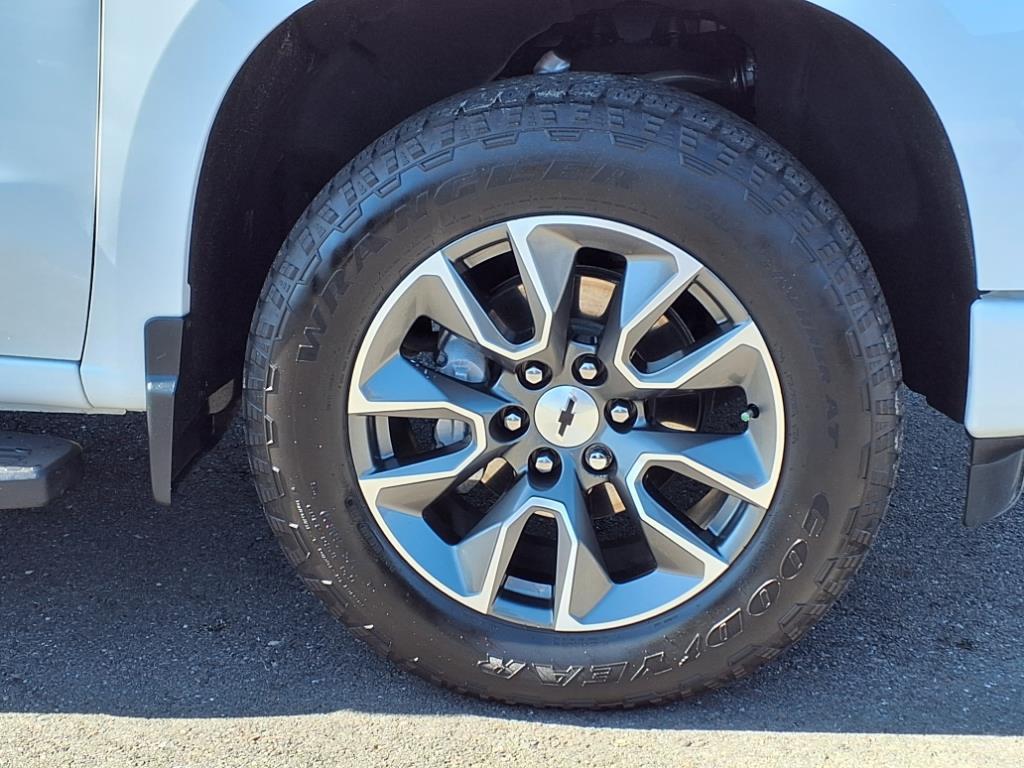 used 2024 Chevrolet Silverado 1500 car, priced at $41,497