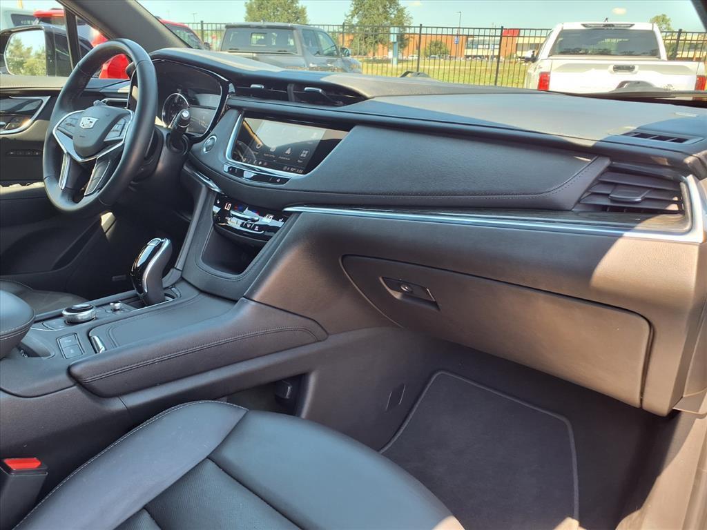 used 2021 Cadillac XT5 car, priced at $25,897
