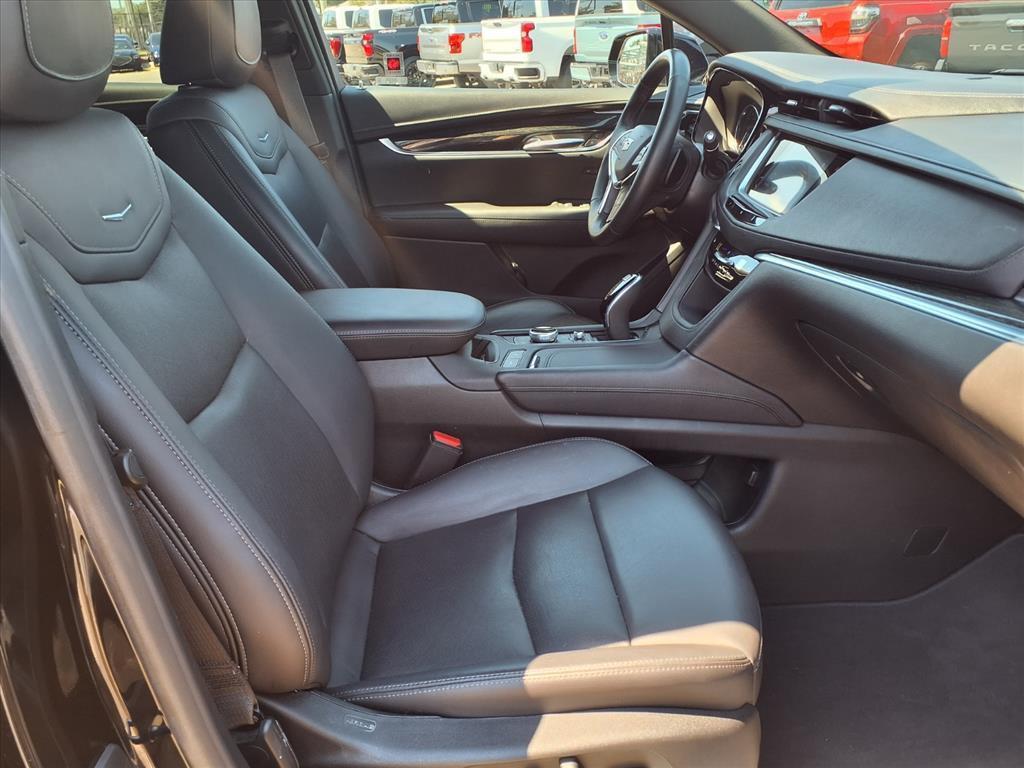 used 2021 Cadillac XT5 car, priced at $25,897