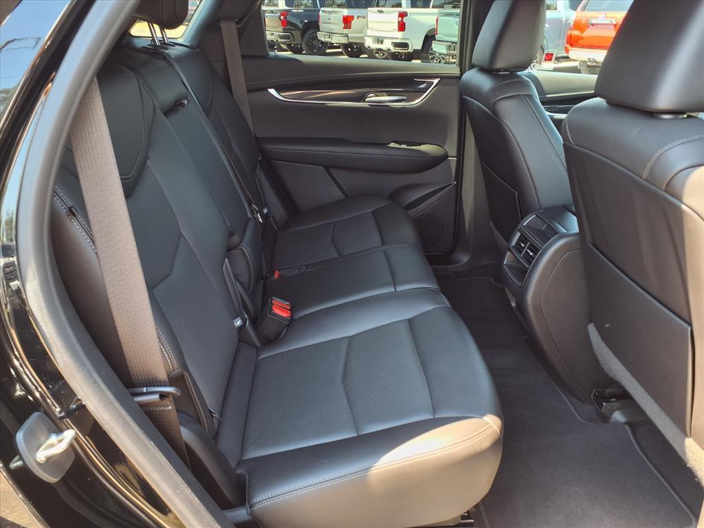 used 2021 Cadillac XT5 car, priced at $25,897